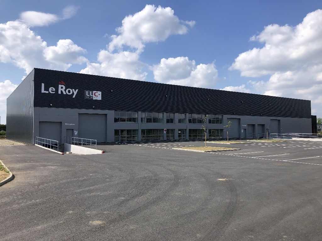 Location Locaux d'activités NOYAL-CHATILLON-SUR-SEICHE Surface 3100 m² Entrepôts Rennes Sud