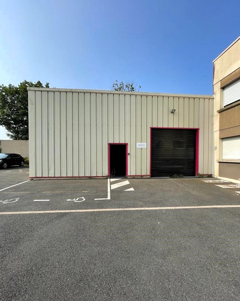 Location Locaux d'activités NOYAL SUR VILAINE Surface 240 m² Entrepôts Rennes Sud