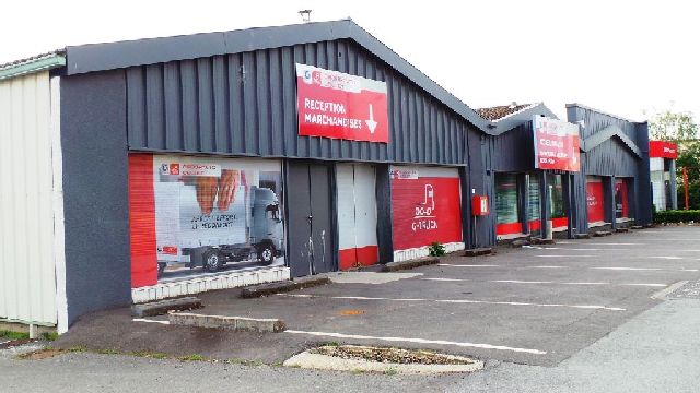 Location Locaux d'activités RENNES Surface 760 m² Entrepôts Rennes ZI route de Lorient