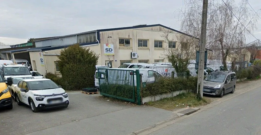 Location Locaux d'activités RENNES Surface 940 m² Entrepôts Rennes ZI Sud-Est
