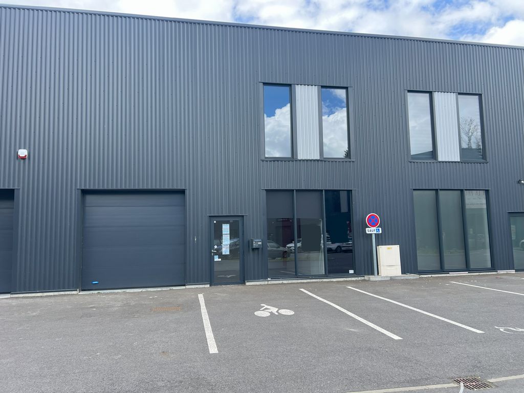 Location Locaux d'activités VERN-SUR-SEICHE Surface 205 m² Entrepôts Rennes Sud