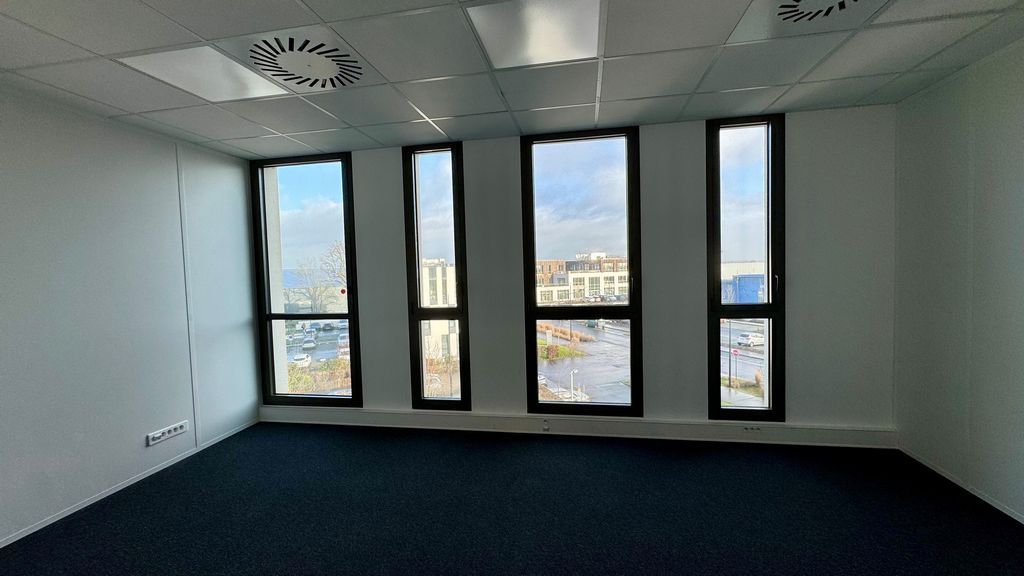 Location Bureaux PACE Surface 258 m² Bureaux Rennes Nord Ouest