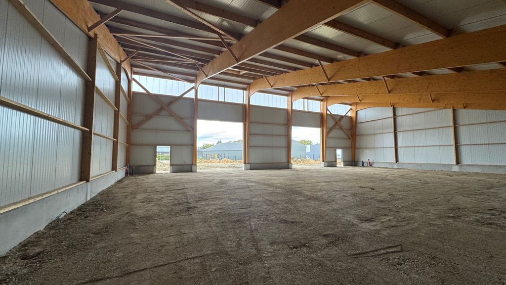 Entrepôts à louer sur LAILLE