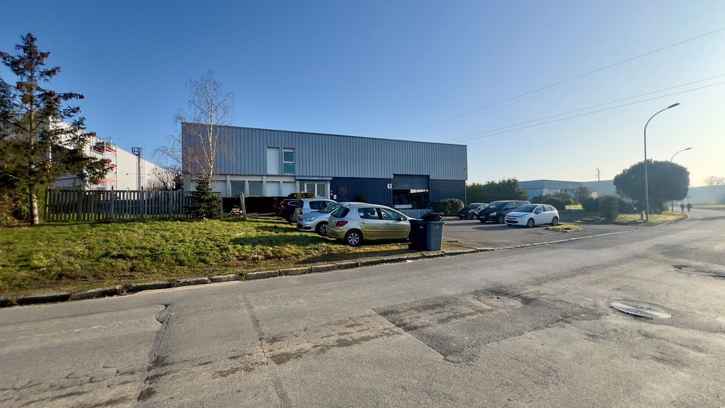 Location Locaux d'activités LE RHEU Surface 2200 m² Entrepôts Rennes Ouest