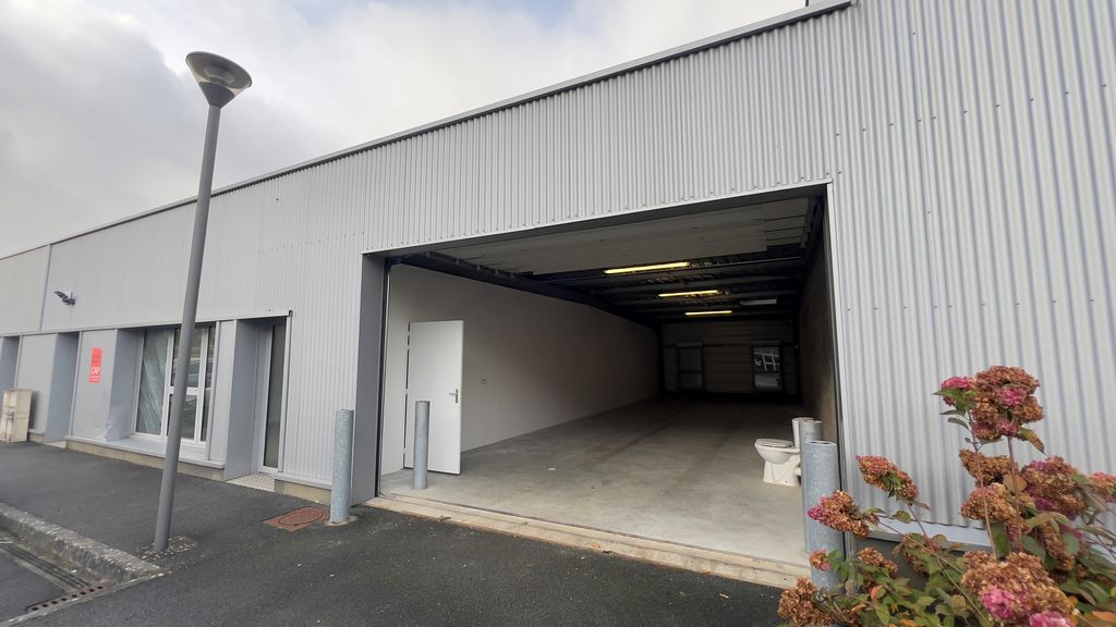 Location Locaux d'activités NOYAL-PONTIVY Surface 228 m² Mixte AUTRE DEPARTEMENT