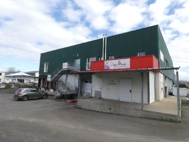 Location Locaux d'activités VEZIN-LE-COQUET Surface 280 m² Entrepôts