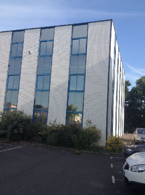 Bureaux à louer sur VERN-SUR-SEICHE