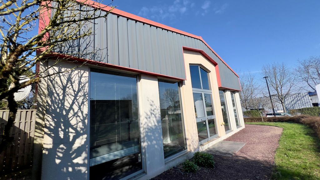 Locaux professionnels à vendre sur PACE