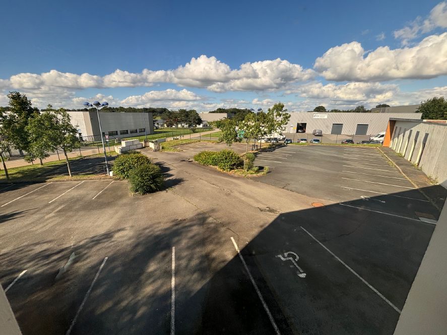 Bureaux à vendre / à louer sur ST-EVARZEC