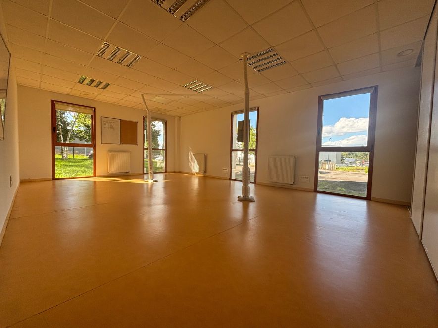 Bureaux à vendre / à louer sur ST-EVARZEC