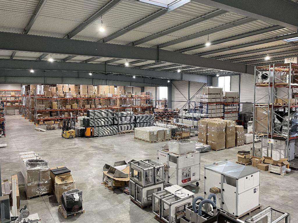 Entrepôts à vendre / à louer sur NOYAL-CHATILLON-SUR-SEICHE