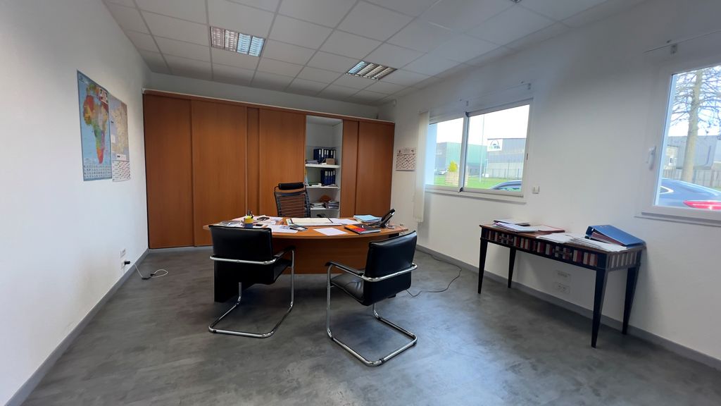 Entrepôts à vendre sur BOURGBARRE
