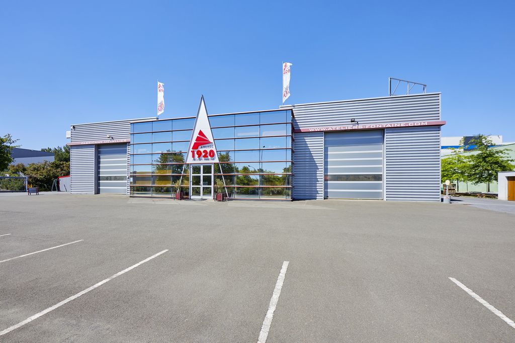 Vente Locaux d'activités GRAND-FOUGERAY Surface 1050 m² Entrepôts Rennes Sud